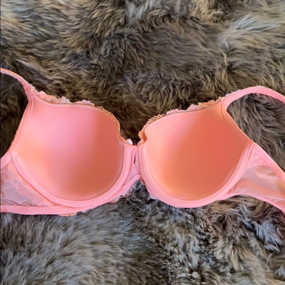 Victoria’s Secret Body by Victoria Lined Demi Bra - Picture 3 of 5